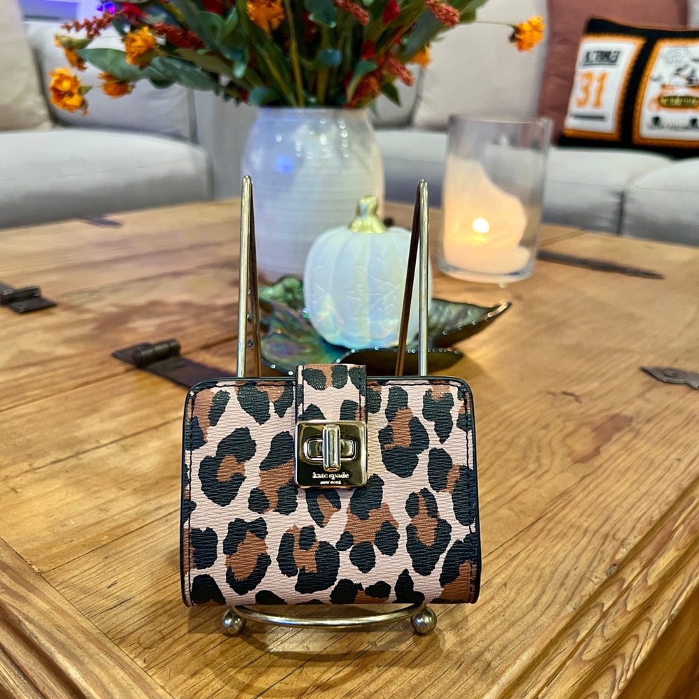 Kate Spade NWOT $149 Spotted Leopard Wallet